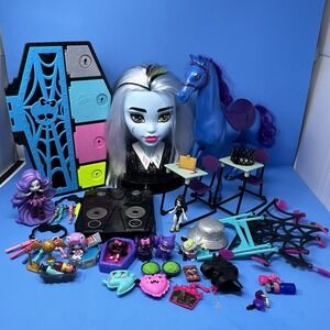 Monster High Accessories Lot Styling Head Skulltimate Case Nightmare Horse Toys